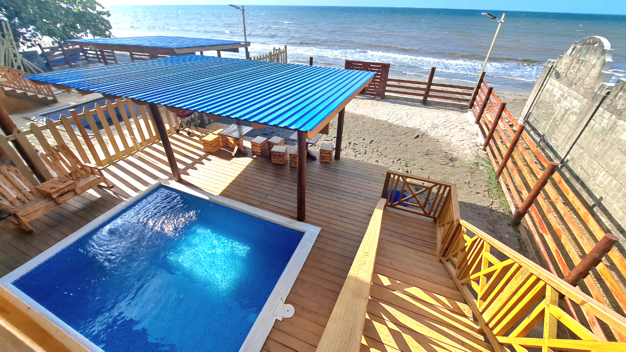 Se Vende Casa/Cabañas Nuevas En Omoa Frente Al Mar