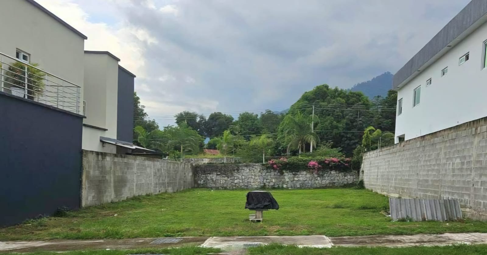Se Vende Terreno En Residencial Bosques de Jaragua