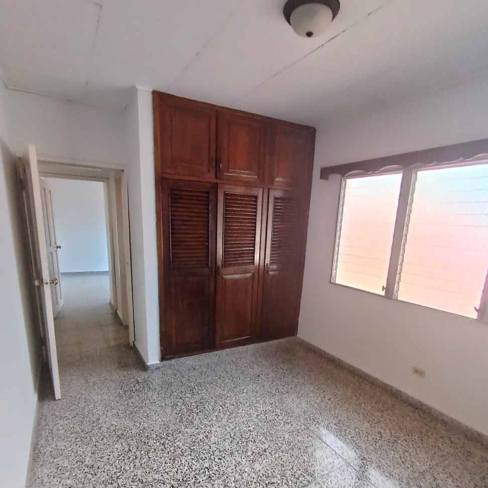 Se Alquila Apartamento en Col. Universidad
